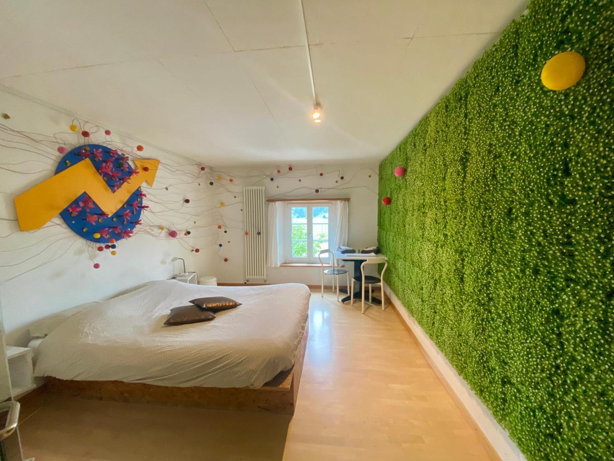 Cafe Du Soleil Hotell Saignelégier Eksteriør bilde