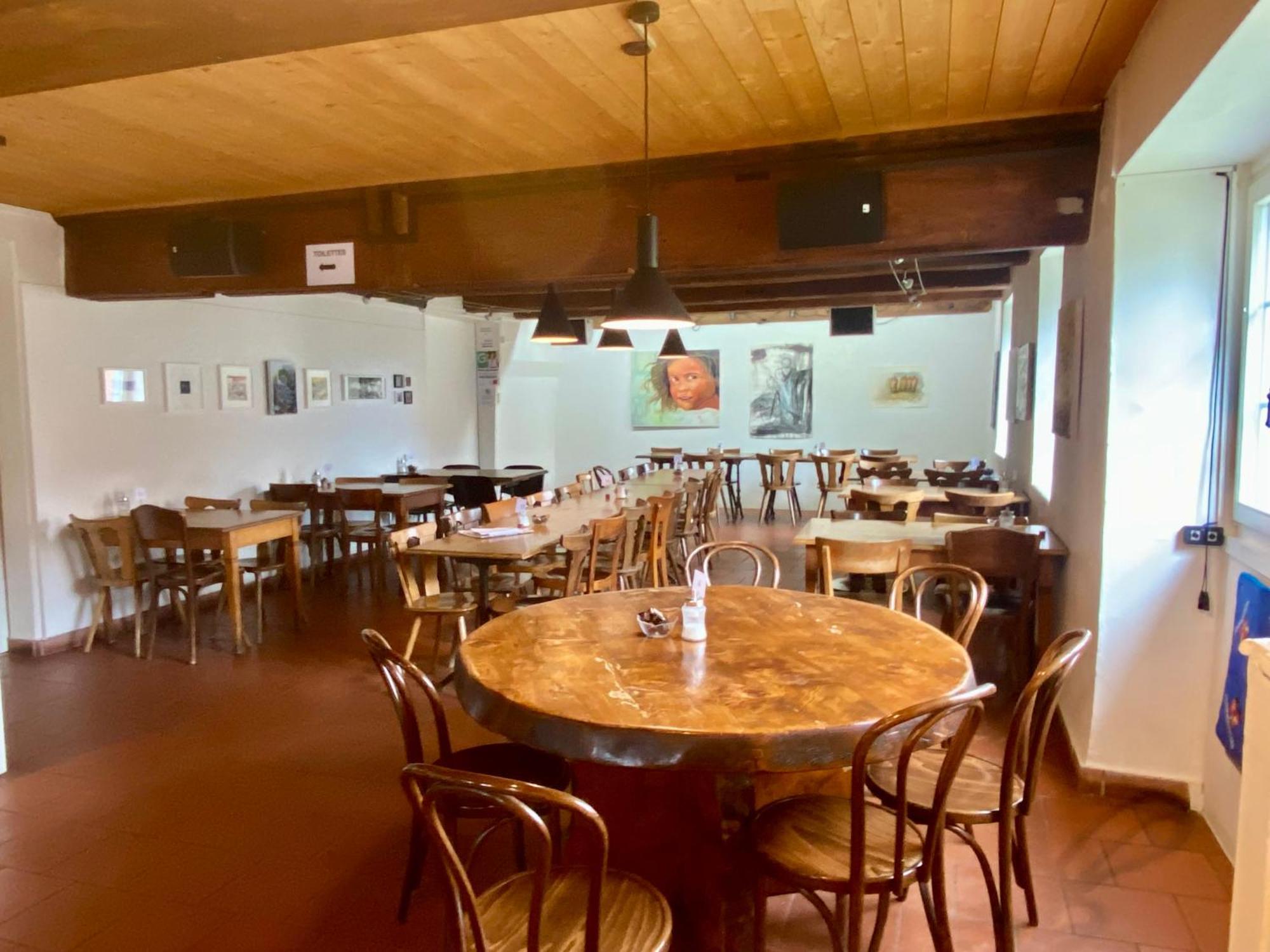 Cafe Du Soleil Hotell Saignelégier Eksteriør bilde